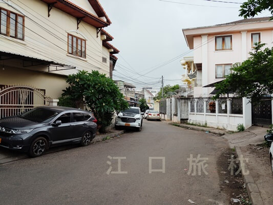 ビエンチャン　薬草サウナへの道